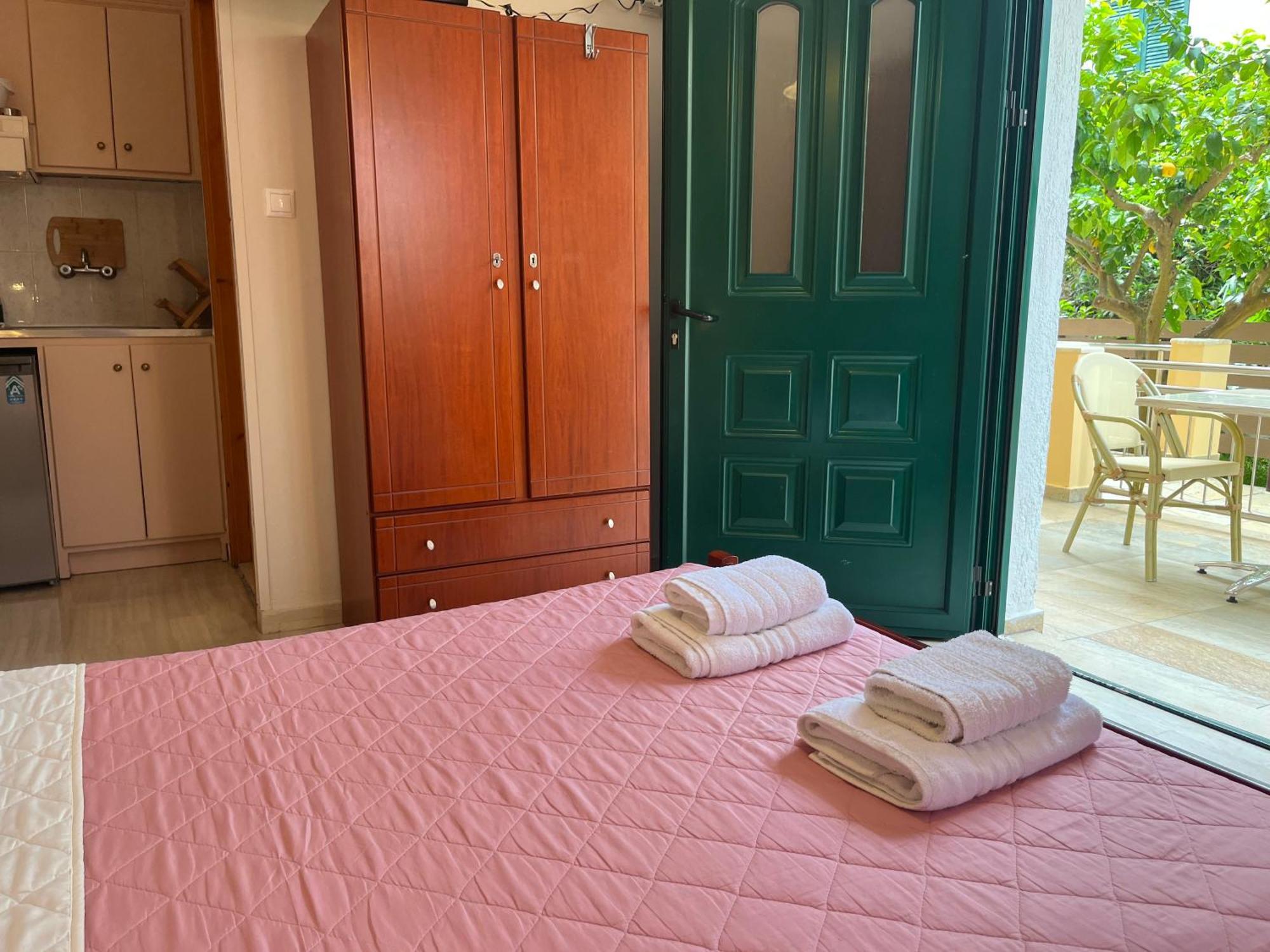 George Studios Vasiliki Oda fotoğraf